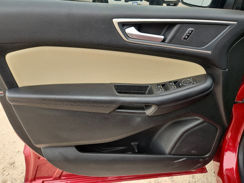 Used 2024 Ford Edge SEL w/ Convenience Package image 12