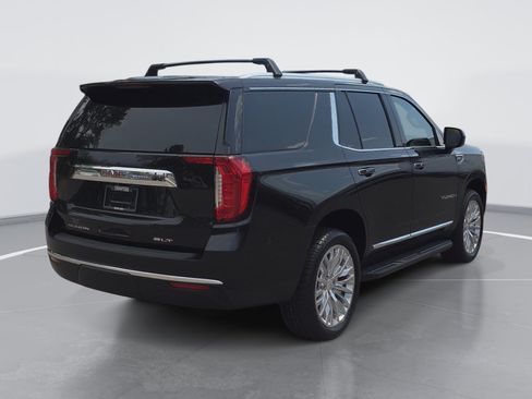 Used 2023 GMC Yukon SLT AWD/4WD image 3