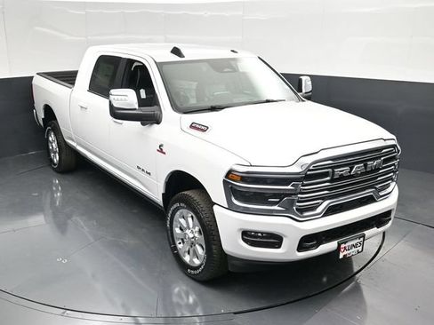 New 2026 RAM 2500 Laramie AWD/4WD image 53