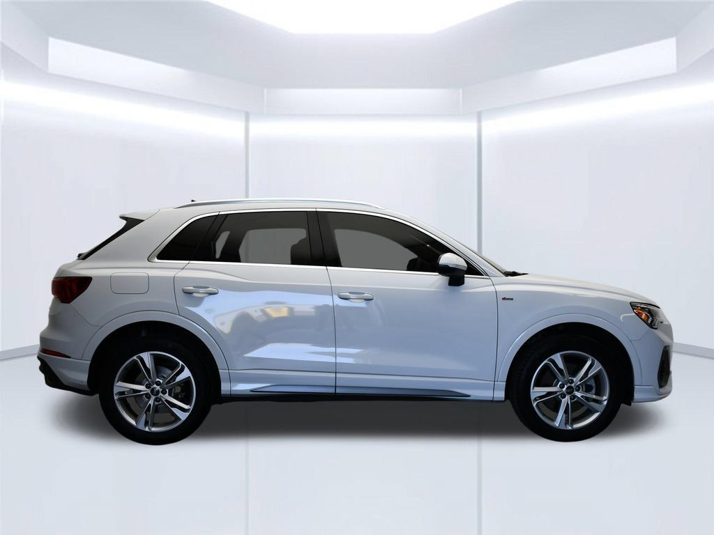 Certified 2023 Audi Q3 2.0T Premium w/ 19" Wheel Package AWD/4WD image 7