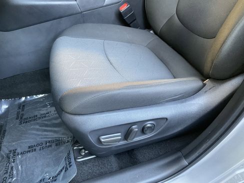 Used 2025 Toyota RAV4 LE image 27