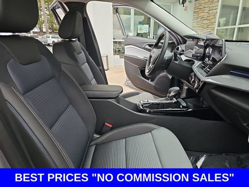 New 2026 Chevrolet Trax LT w/ Sunroof Package FWD image 10