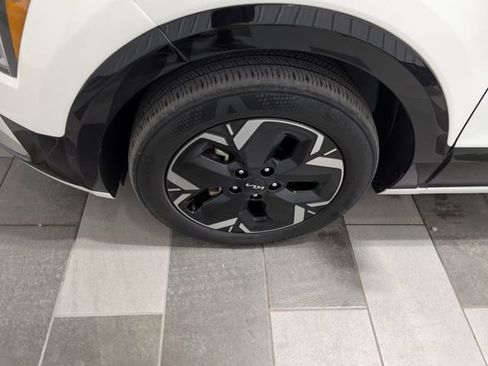 Used 2024 Kia Niro Wind FWD image 7