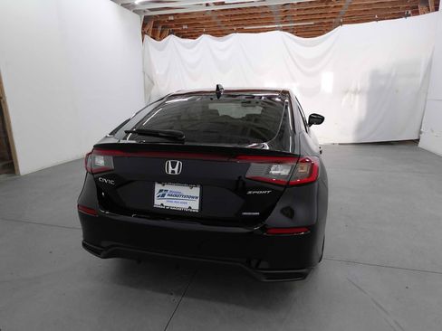Used 2025 Honda Civic Sport image 5
