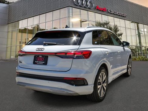 Used 2023 Audi Q4 e-tron Premium Plus w/ Premium Plus RWD image 4