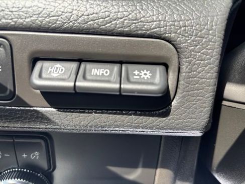 Used 2022 GMC Yukon XL Denali AWD/4WD image 19
