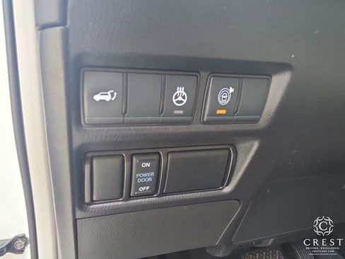 Used 2023 Nissan Armada Platinum w/ Captain's Chairs Package RWD image 11