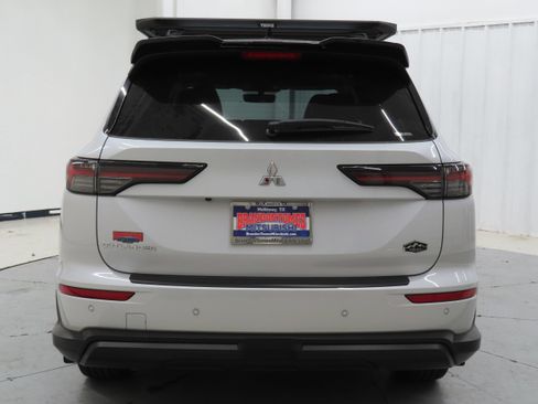 New 2026 Mitsubishi Outlander AWD image 4