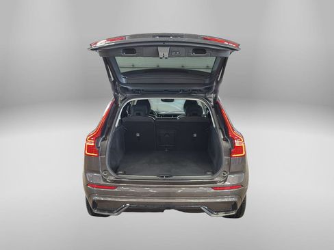 Used 2025 Volvo XC60 B5 Plus w/ Climate Package image 40