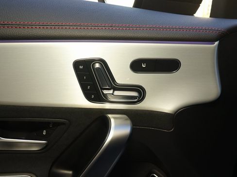 Used 2024 Mercedes-Benz CLA 250 4MATIC image 25