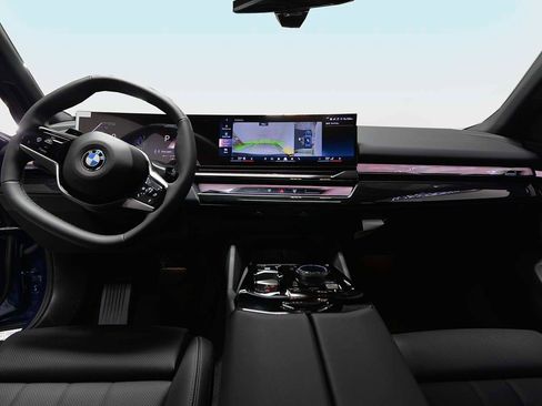 Used 2026 BMW 530i w/ Premium Package RWD image 13