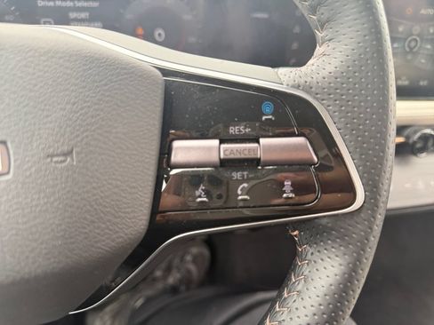 Used 2023 Nissan Ariya FWD image 19