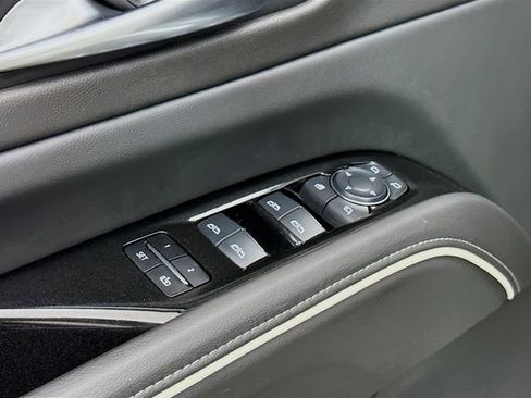 Used 2024 Cadillac Escalade Luxury image 20