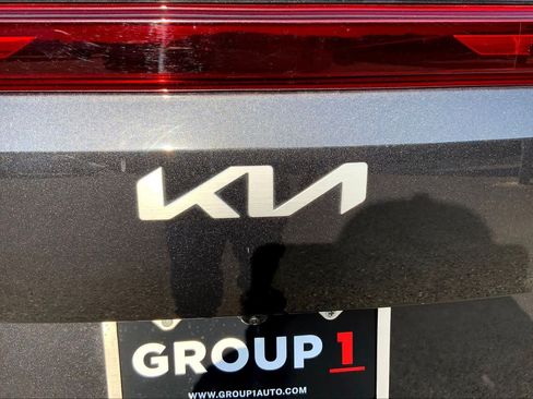 Used 2026 Kia Carnival FWD image 31