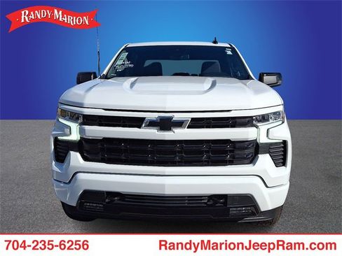 Used 2024 Chevrolet Silverado 1500 RST image 2