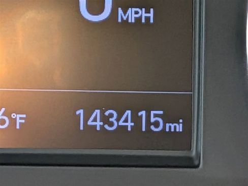 Used 2020 Hyundai Elantra SE image 19