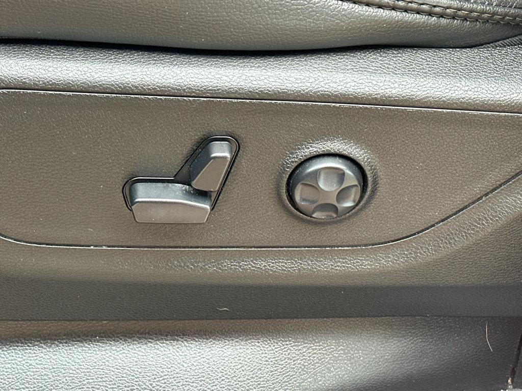 Used 2020 RAM 1500 Rebel AWD/4WD image 33
