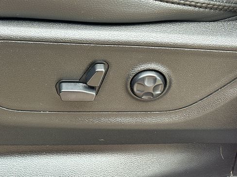 Used 2020 RAM 1500 Rebel AWD/4WD image 33