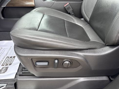 Used 2023 Chevrolet Silverado 2500 LT w/ Convenience Package AWD/4WD image 12