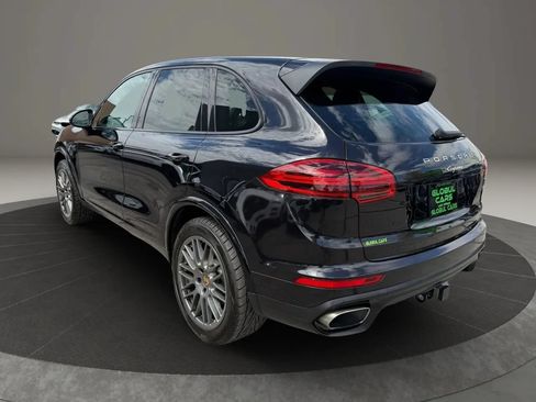 Used 2017 Porsche Cayenne AWD/4WD image 7