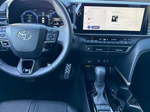 Used 2025 Toyota Camry XSE image 29