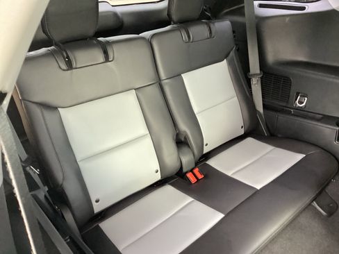 Used 2023 Ford Explorer XLT w/ Equipment Group 202A AWD/4WD image 12