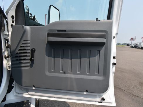 Used 2019 Ford F750 2WD Regular Cab Super Duty image 44