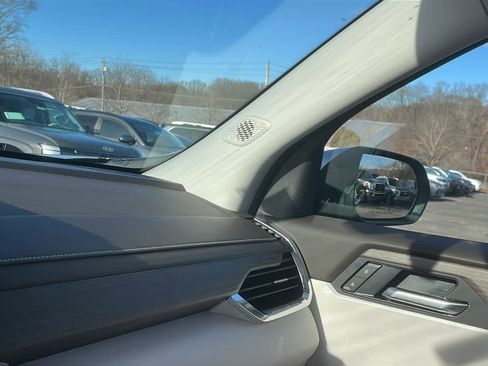 Used 2025 GMC Acadia Denali w/ Super Cruise Package image 16