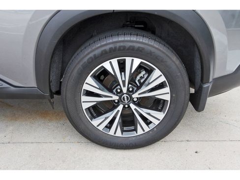 Certified 2023 Nissan Rogue SV FWD image 30