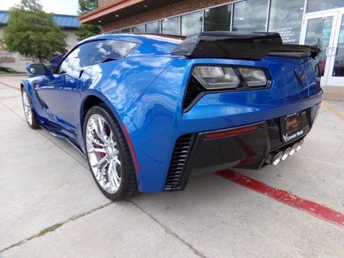 Used 2016 Chevrolet Corvette Z06 w/ 3LZ Preferred Equipment Group RWD image 7