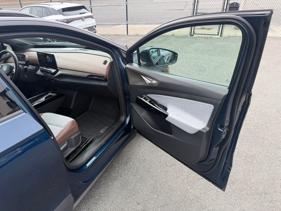 Used 2023 Volkswagen ID.4 Pro RWD image 34