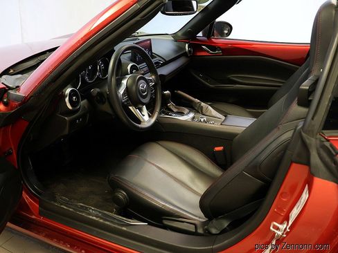 Used 2019 MAZDA MX-5 Miata RF Grand Touring image 12