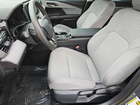 Used 2025 Toyota Camry LE image 16