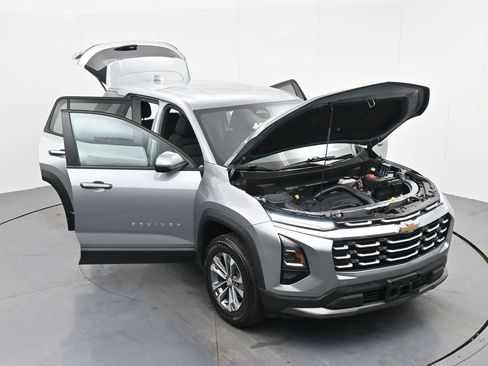 Used 2025 Chevrolet Equinox LT image 39