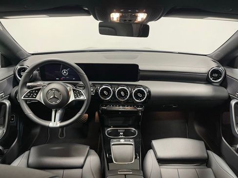 Used 2025 Mercedes-Benz CLA 250 4MATIC image 30