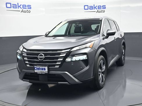 Used 2025 Nissan Rogue SL FWD image 4