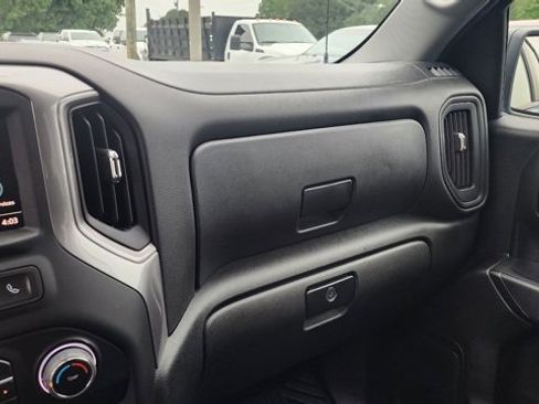 Used 2022 Chevrolet Silverado 1500 Custom image 11