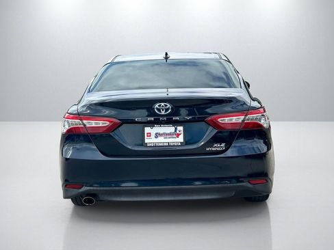 Used 2020 Toyota Camry XLE image 6