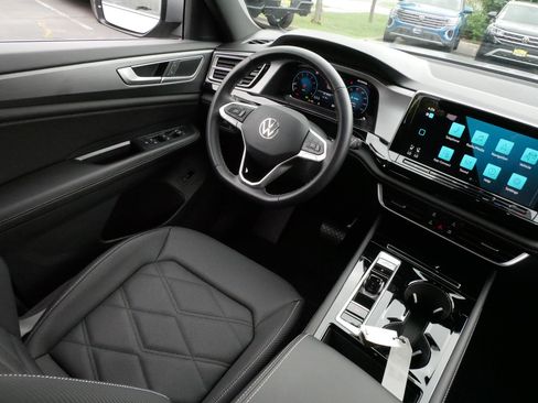 Certified 2026 Volkswagen Atlas Cross Sport SE AWD/4WD image 9
