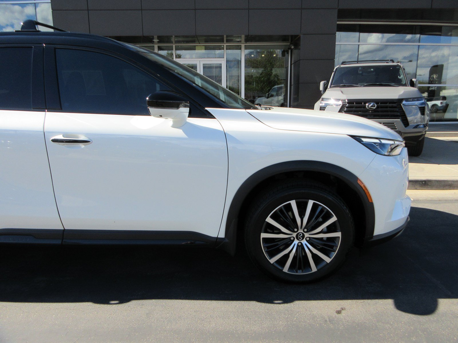 Used 2025 INFINITI QX60 Autograph w/ Cargo Package AWD/4WD image 13
