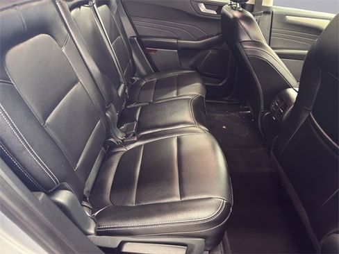 Used 2022 Ford Escape SEL image 19