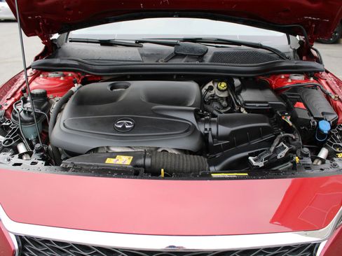 Used 2017 INFINITI QX30 Premium w/ Navigation Package image 30