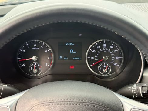 Used 2022 Kia Telluride S image 36