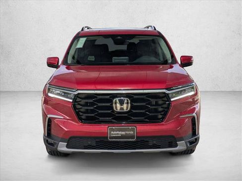 Certified 2025 Honda Pilot Touring image 6
