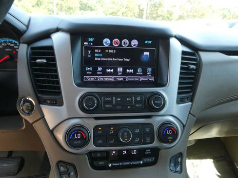 Used 2017 GMC Yukon SLT AWD/4WD image 22