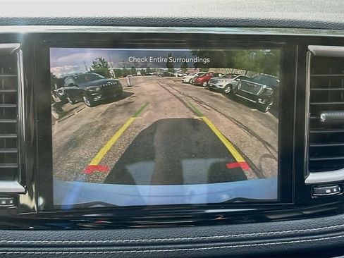 Used 2022 Chrysler Pacifica Touring-L AWD/4WD image 14