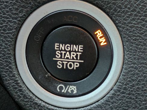 Used 2017 Dodge Charger SXT image 25