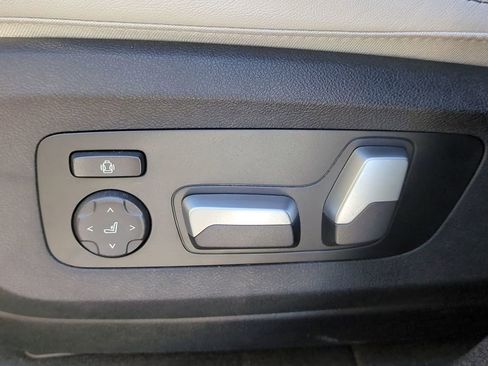 Used 2023 BMW X6 xDrive40i w/ Climate Comfort Package image 20