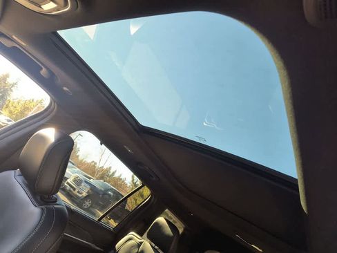 New 2025 Jeep Grand Cherokee L Limited w/ Luxury Tech Group II image 22