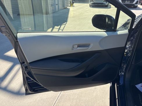 Used 2025 Toyota Corolla LE image 10